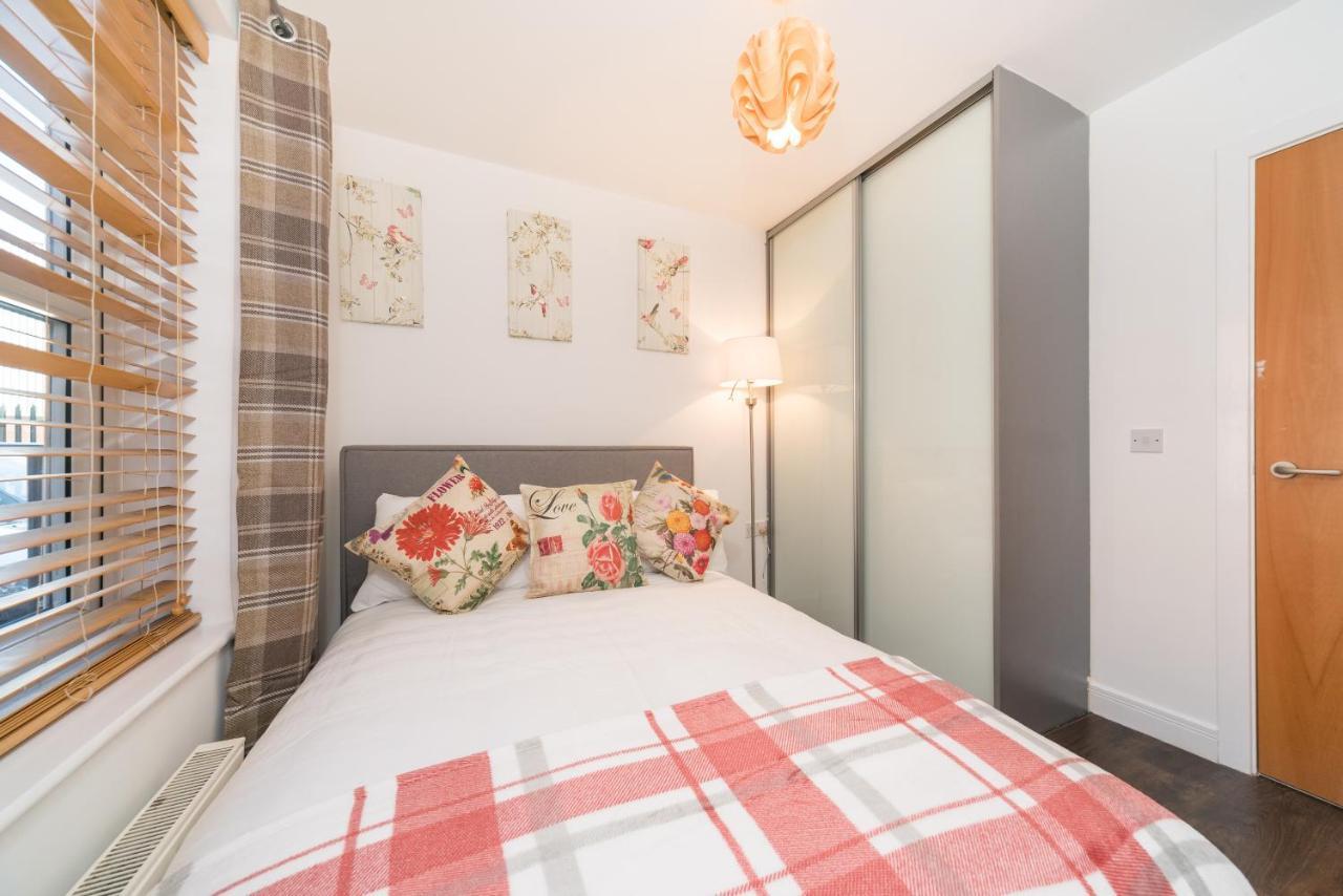 City Centre Posh Parlour Gated Parking 1Bed Wifi 赫尔河畔京士顿 外观 照片